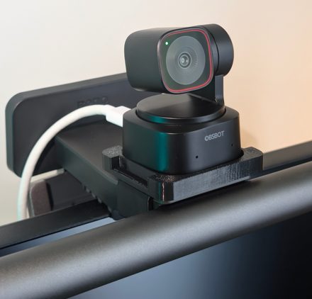 The mount seen from the front, camera fitted.